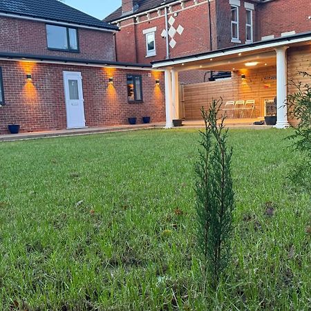 滑铁卢维尔 Peace House酒店 外观 照片