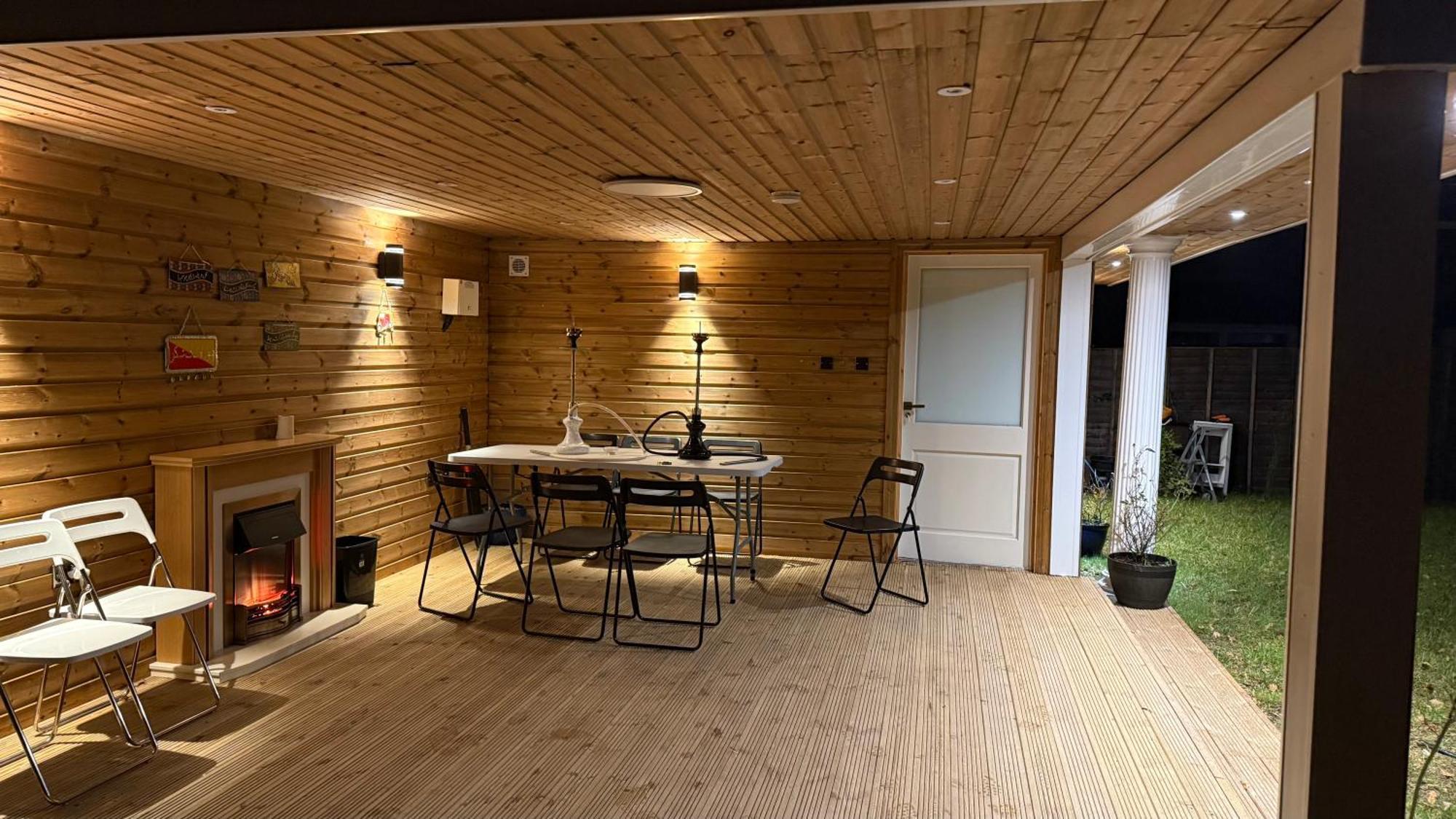 滑铁卢维尔 Peace House酒店 外观 照片